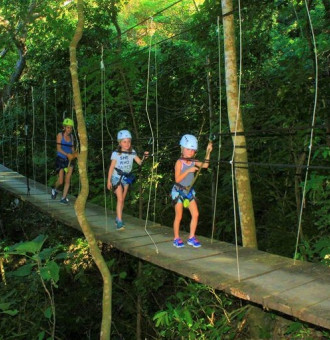 walking canopy niños